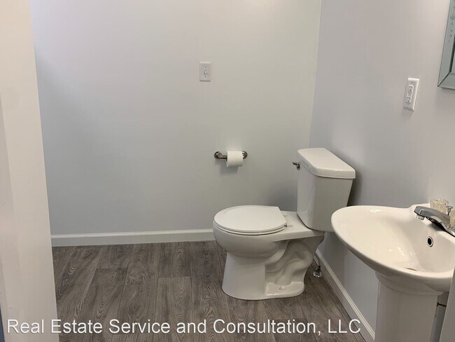 Foto del edificio - 4 br, 2 bath House - 532 Fayette Ave