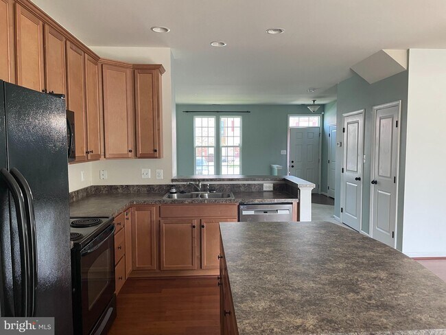 Building Photo - 23 Streamside Pl