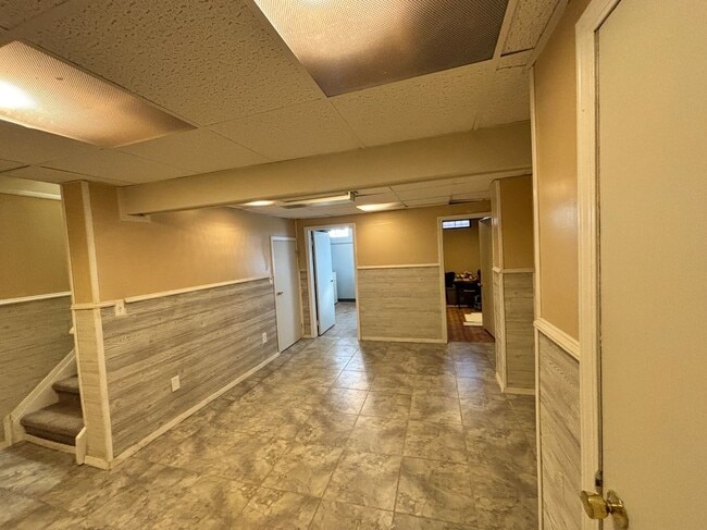 Building Photo - 17082 Kingsbrooke Dr