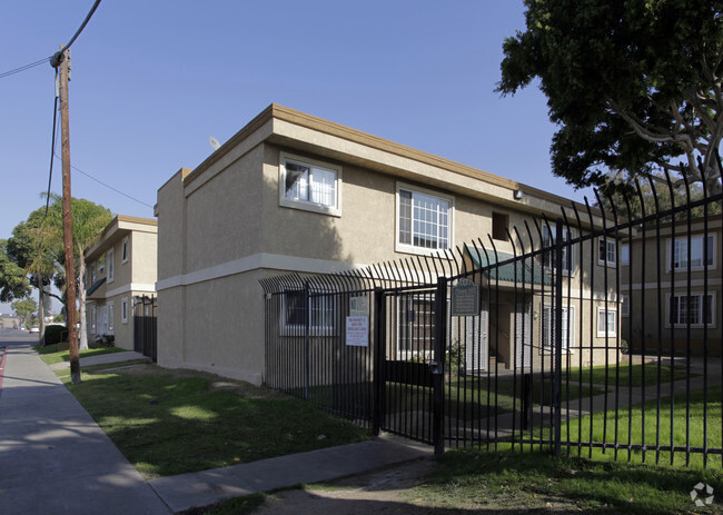 Building Photo - Park Crest Apartments