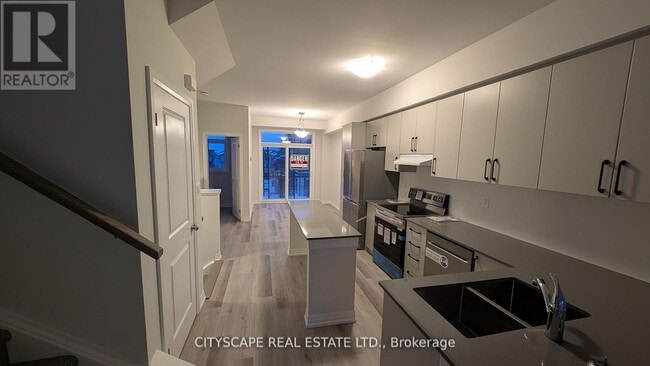 Building Photo - 155 Equestrian Way