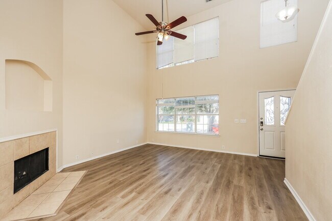 Foto del edificio - 2304 Eagle Mountain Dr