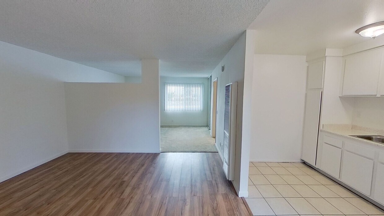 555 N Tustin Ave Unit A, Santa Ana, CA 92705 Room for Rent in Santa