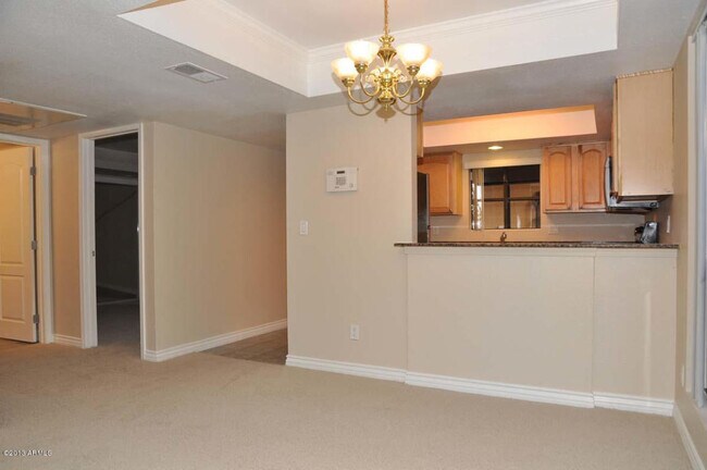 Foto del edificio - Charming 2 bed 2 bath gated Condo near Bell Road and 35th Ave++Pool++Fitness