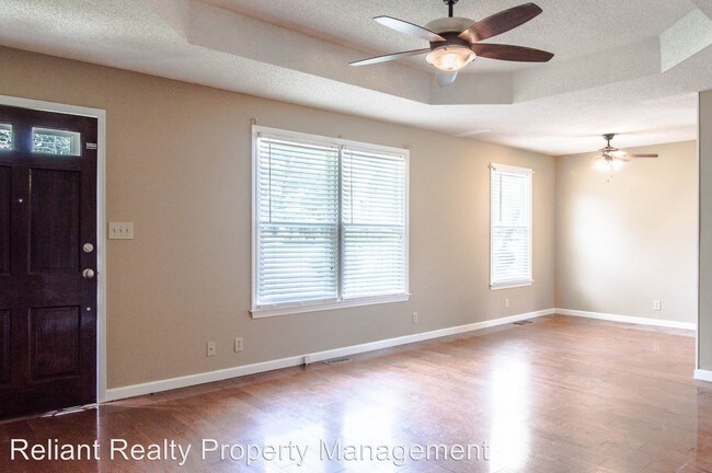 Foto del edificio - 728 Inver Ln