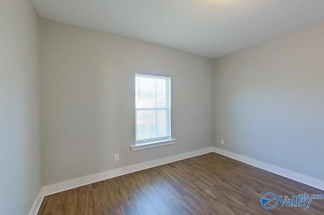 Foto del edificio - 8008 Shadesbrook Dr