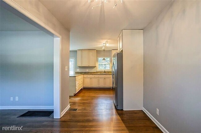 Building Photo - 3 br, 2 bath House - 2064 ROSEWOOD Road