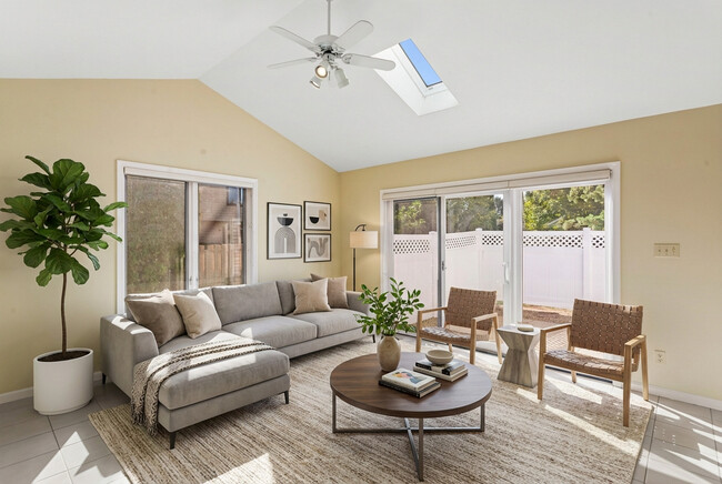 Foto del edificio - 2410 Stillwater Dr