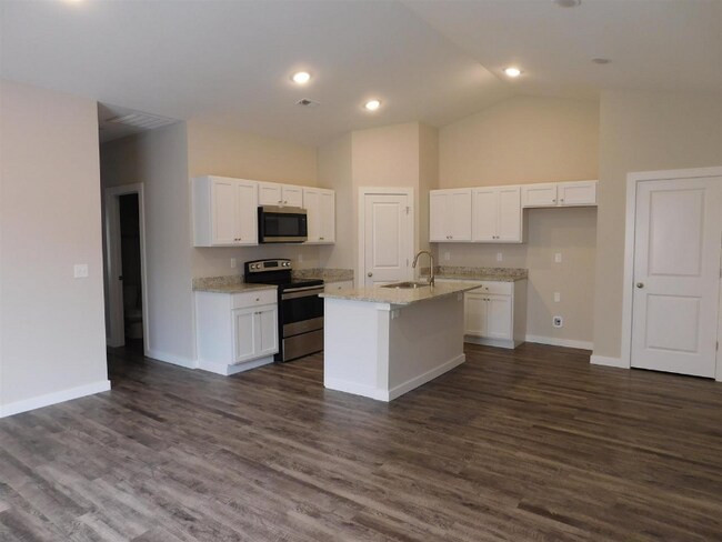 Foto del edificio - 1721 E 69th Ct N