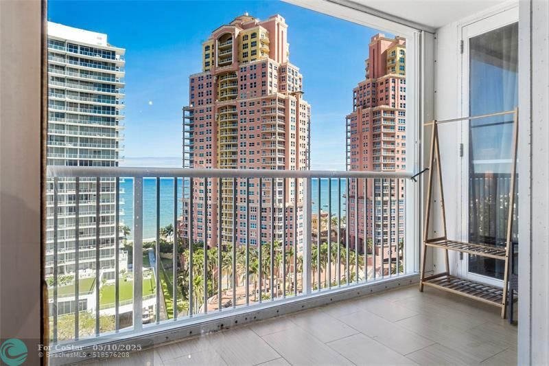 Foto principal - 2200 NE 33rd Ave