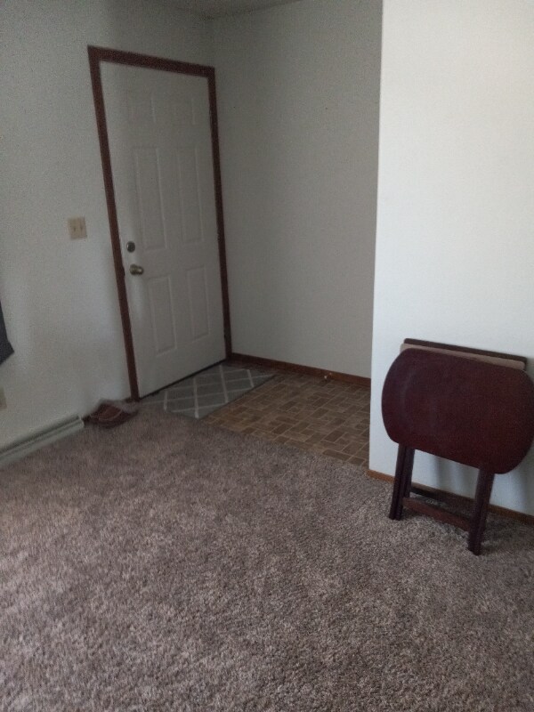 Foto del edificio - 1242 Primrose Ln