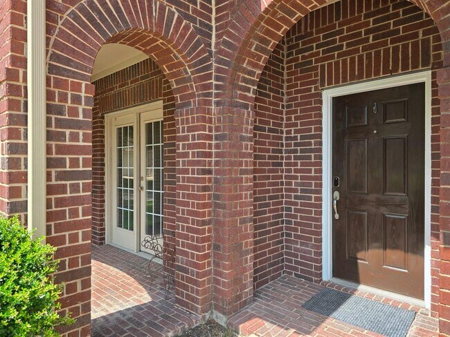 Foto del edificio - 508 Hidden Brook Ln