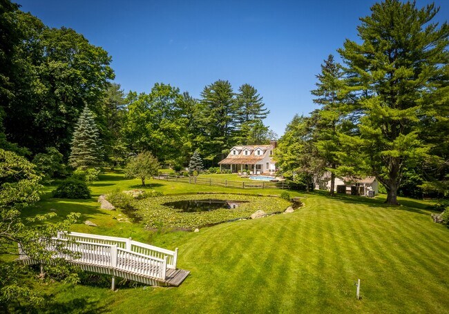 Foto del edificio - 81 Old Stone Hill Rd