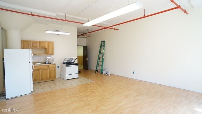 Building Photo - 227 E 134th St