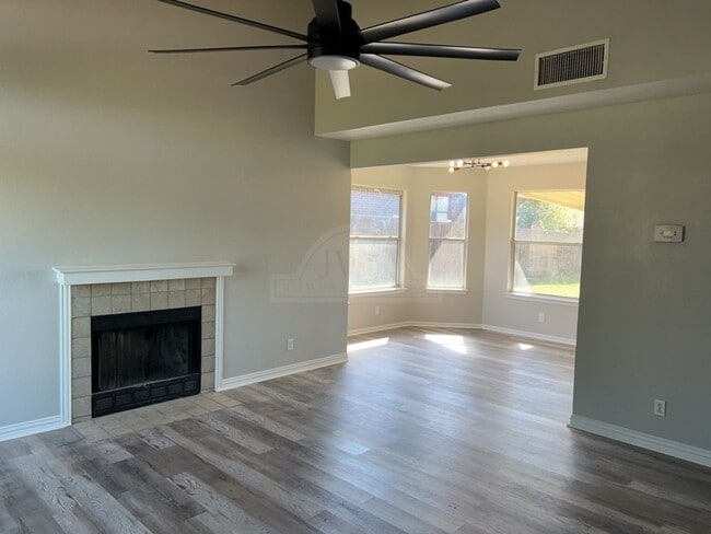 Building Photo - 2802 Delta Cir