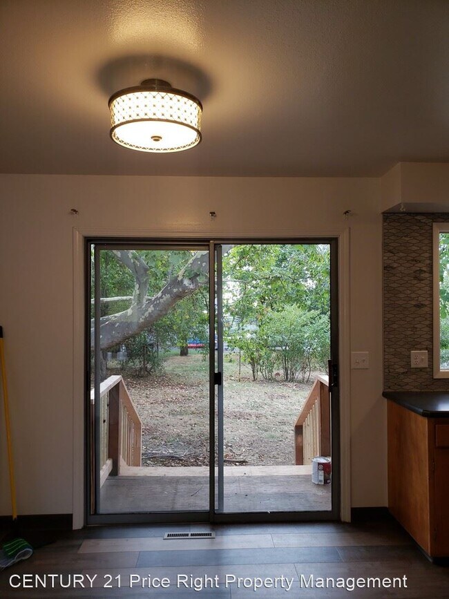 Building Photo - 4 br, 2 bath House - 3412 5th Street