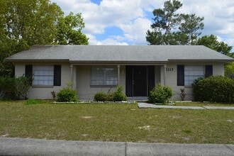 Building Photo - 2317 E Dana Dr