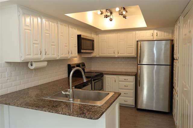 Building Photo - 14151 Montfort Dr
