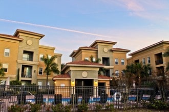 Building Photo - Terraces on the Square