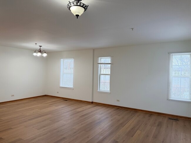 Foto del edificio - 1303 Orleans Dr