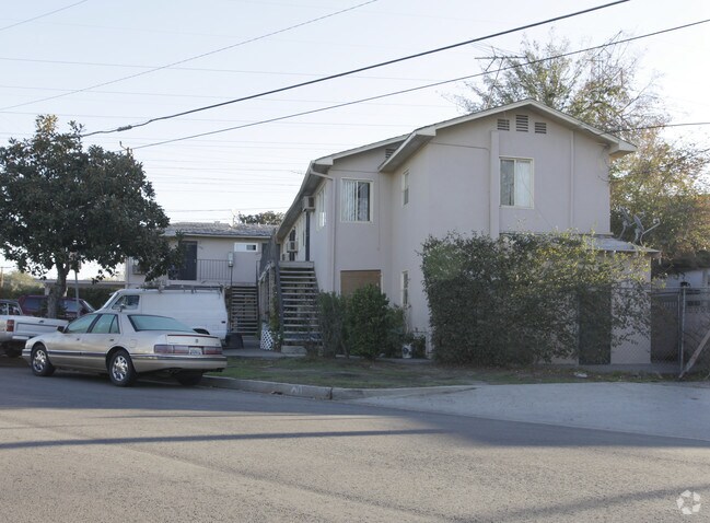 Foto del edificio - 5930-5944 Riverton Ave