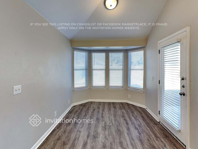 Foto del edificio - 219 Sandhill Dr