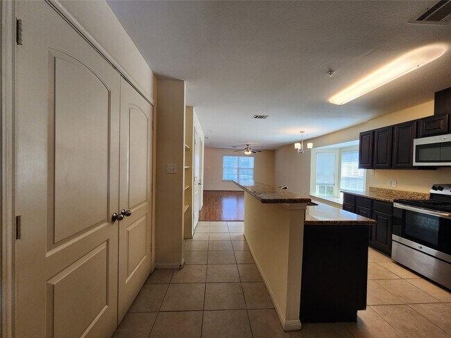 Foto del edificio - 1714 Doyle Ct