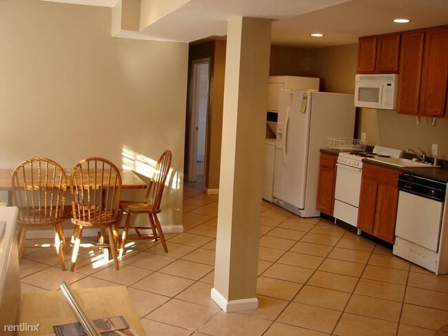 Building Photo - 4 br, 2 bath Condo - 122 38th St