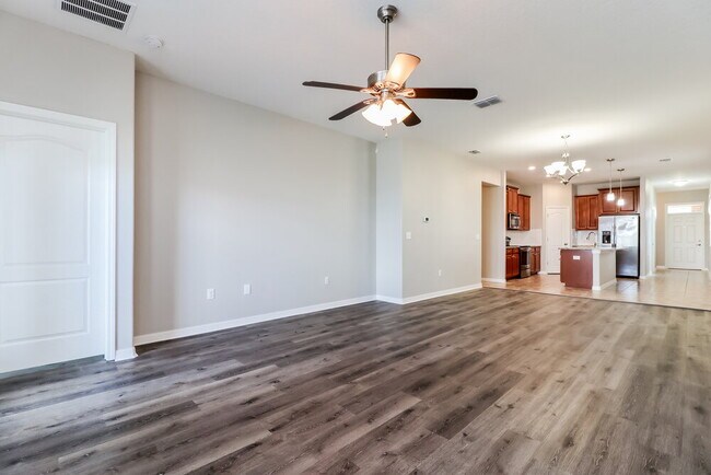 Foto del edificio - 11622 Lake Blvd