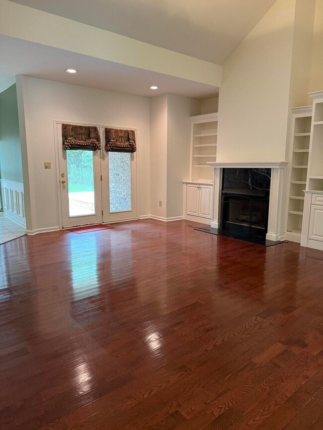Building Photo - 3652 Fair Ridge Dr