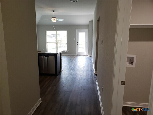 Foto del edificio - 1909 Euclid Dr