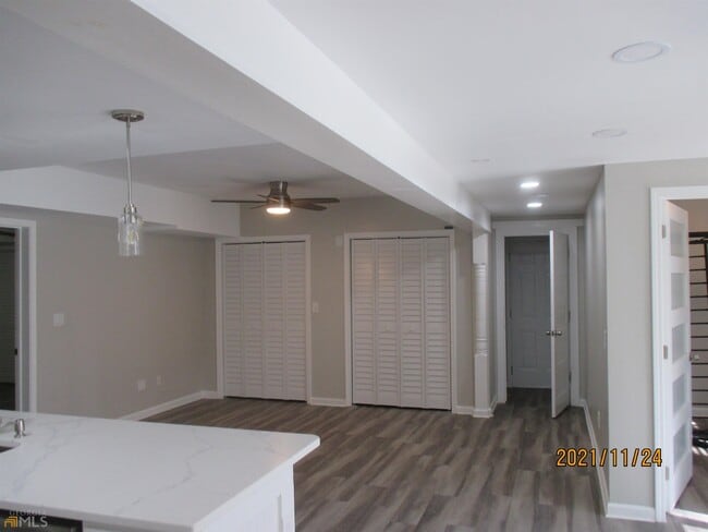 Building Photo - 3705 Warwick Way