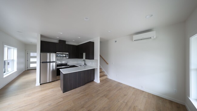 Foto del edificio - 3 Bed 2 Bath - A/C Mini-split - Fabulous F...