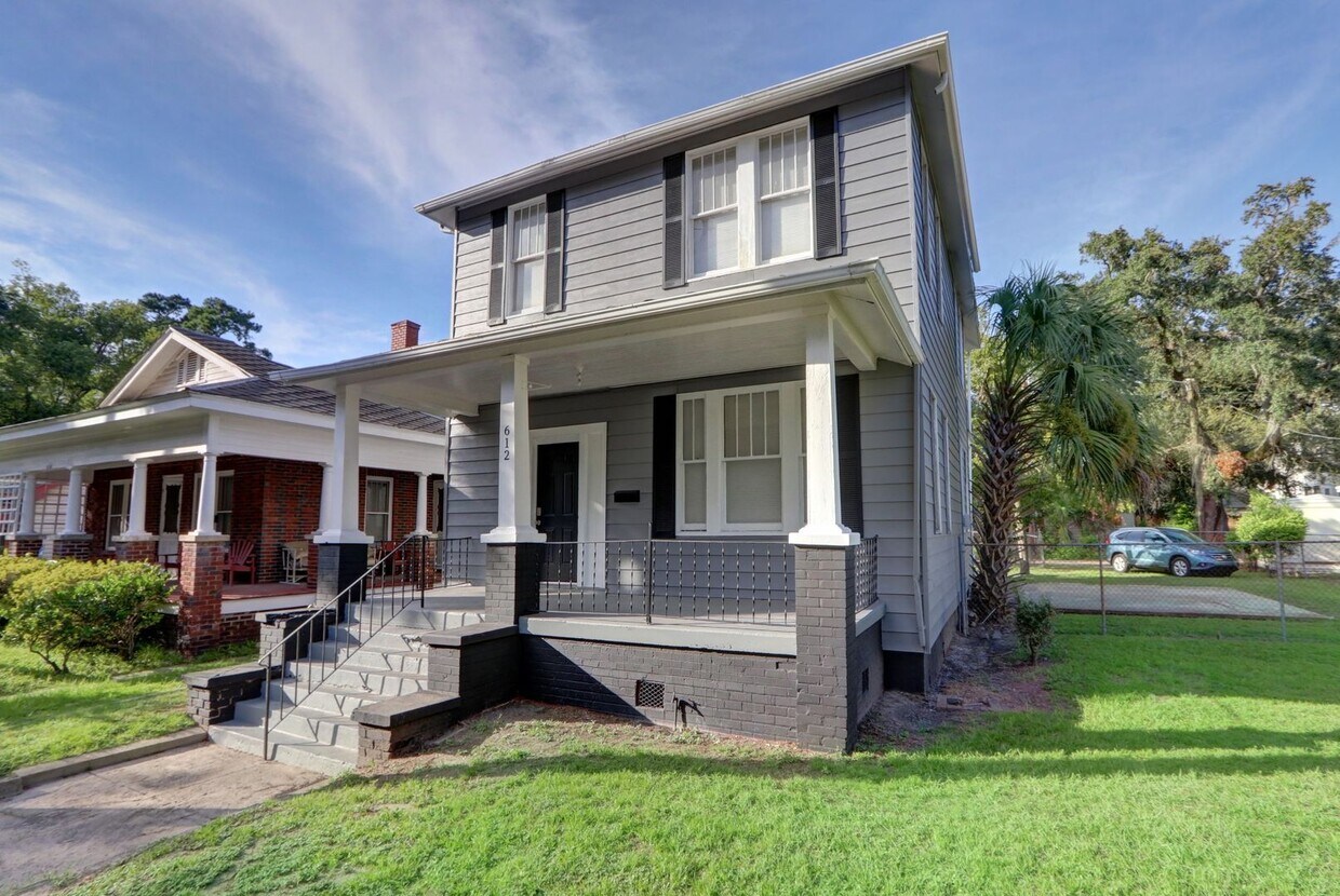 Foto principal - 612 West Victory Drive