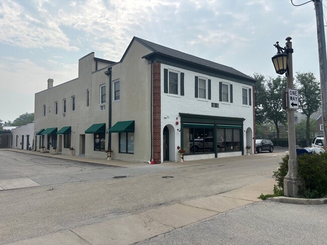 Building Photo - 775 N Bank Ln