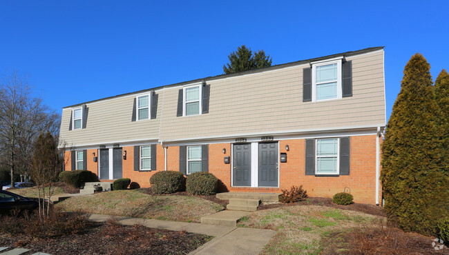 Building Photo - Townhouses Of Chesterfield