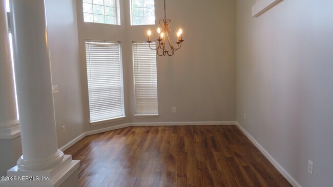 Building Photo - 3726 Bedford Dr