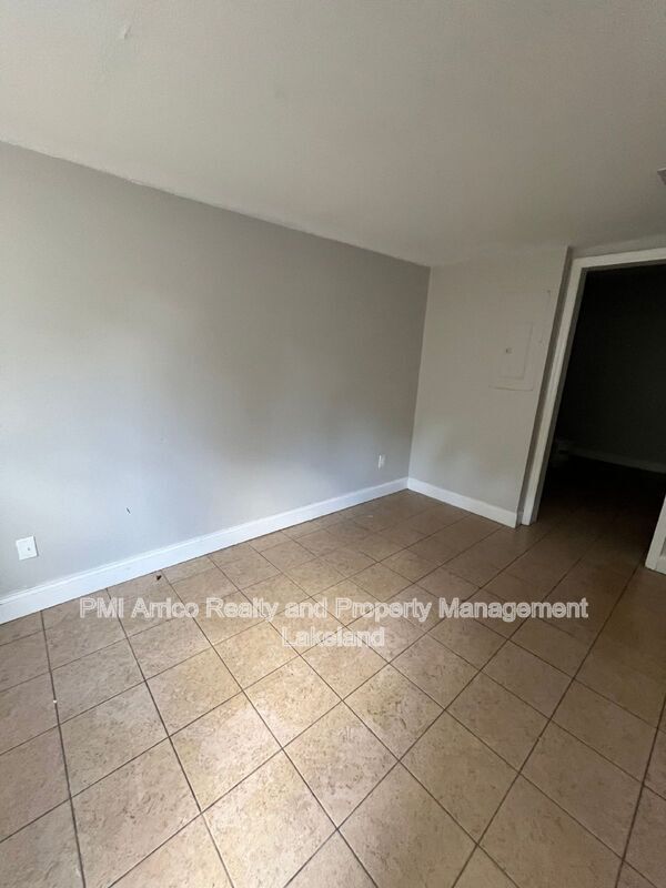 Foto del edificio - 512 W Myrtle St