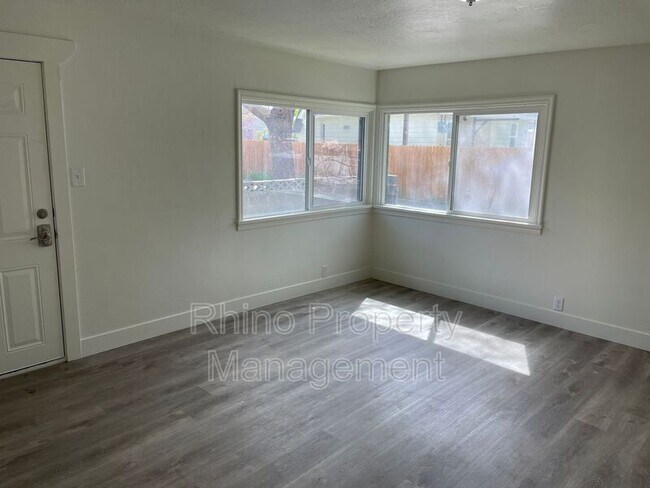 Foto del edificio - 761 E Scott Ave