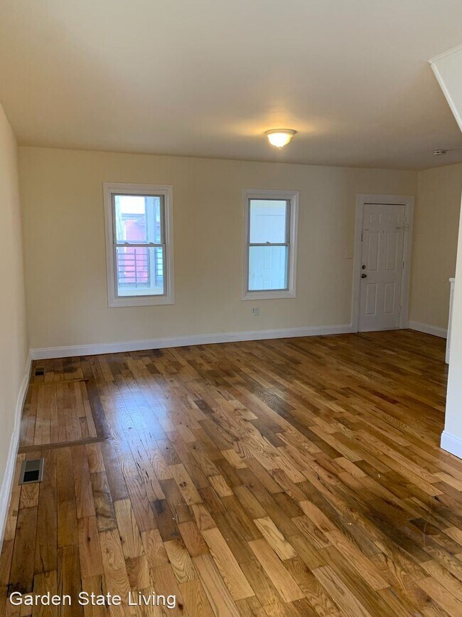 Building Photo - 3 br, 1 bath House - 91 Willoughby Street