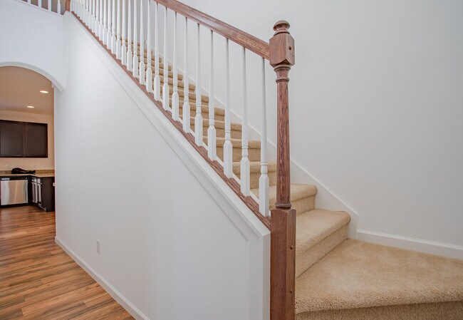 Building Photo - 4 Bedroom 2.5 Bathroom home is located in ...