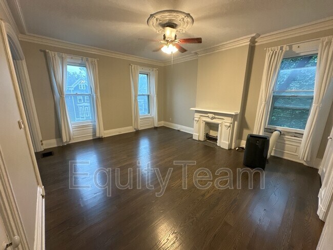 Foto del edificio - 2531 Moorman Ave