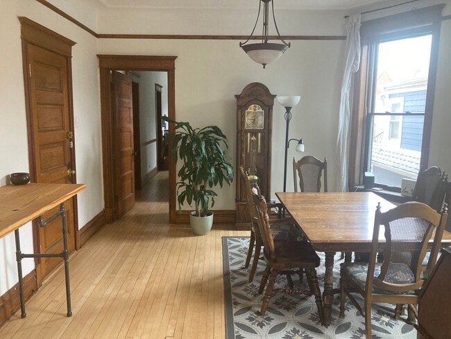 Photo - 3117 N Clifton Ave (Chicago, IL) Apartment