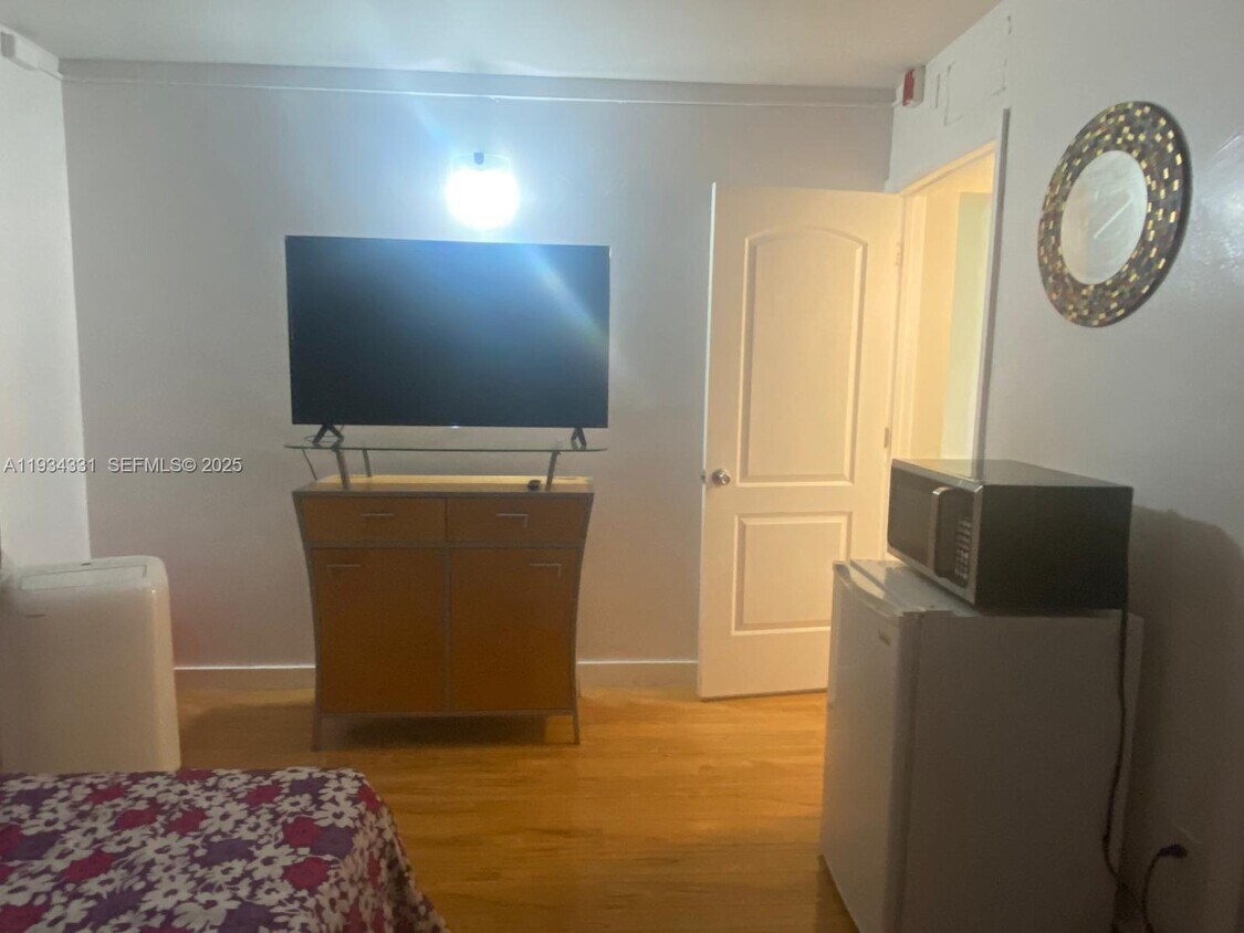 Foto del edificio - 19001 NE 14th Ave