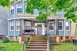 Building Photo - 142 Seymour Ave