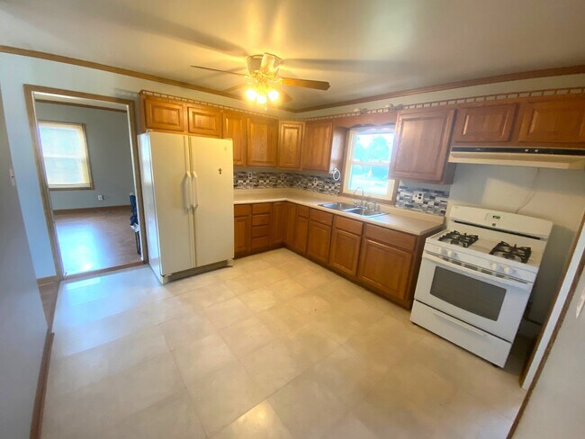 Foto del edificio - 5525 Sand Ridge Rd