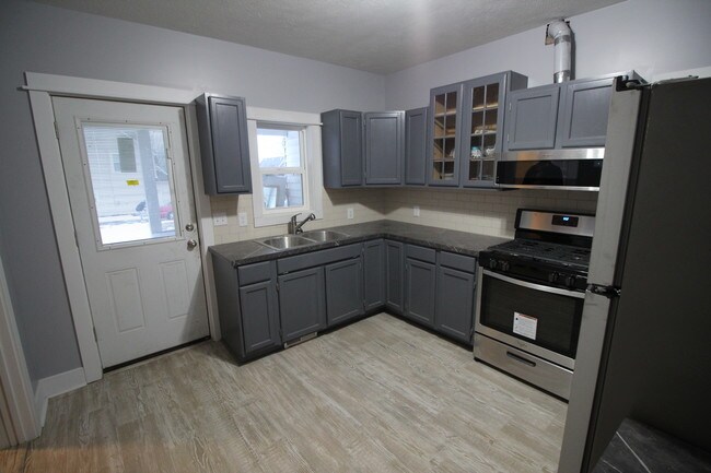 Foto del edificio - 620 Pine Ave NW