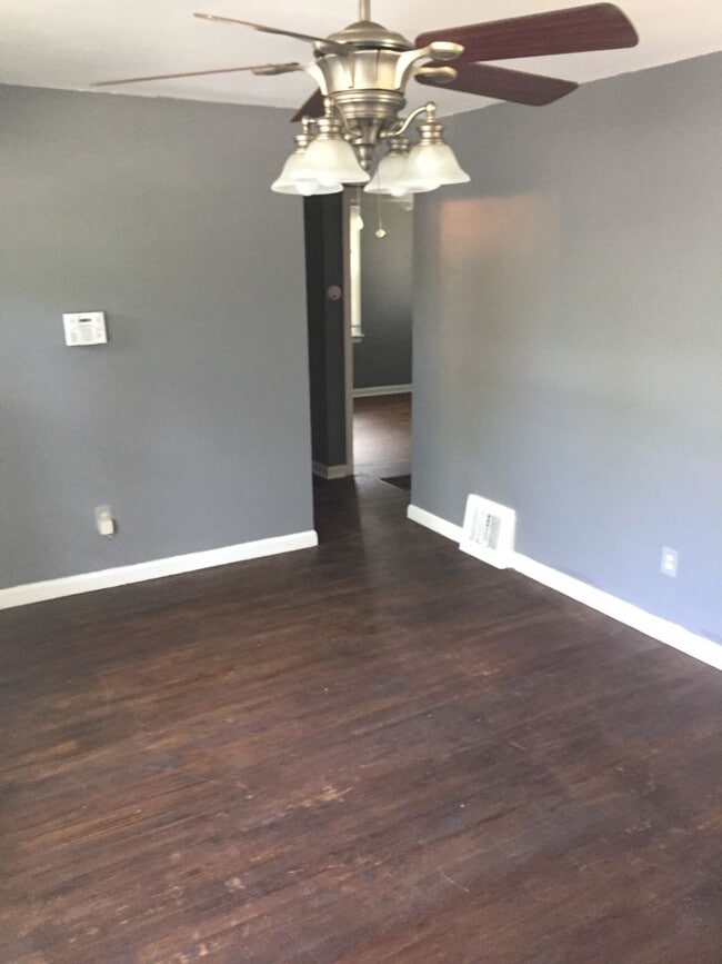 Building Photo - Beautifully Updated 3 Bedroom House!