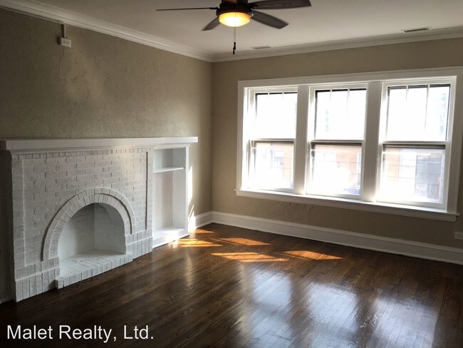 Building Photo - 3474 N Clark St