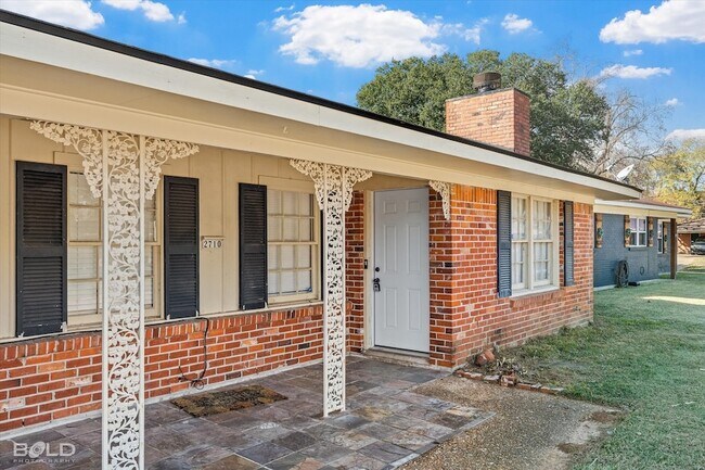 Foto del edificio - 2710 Higgins Dr